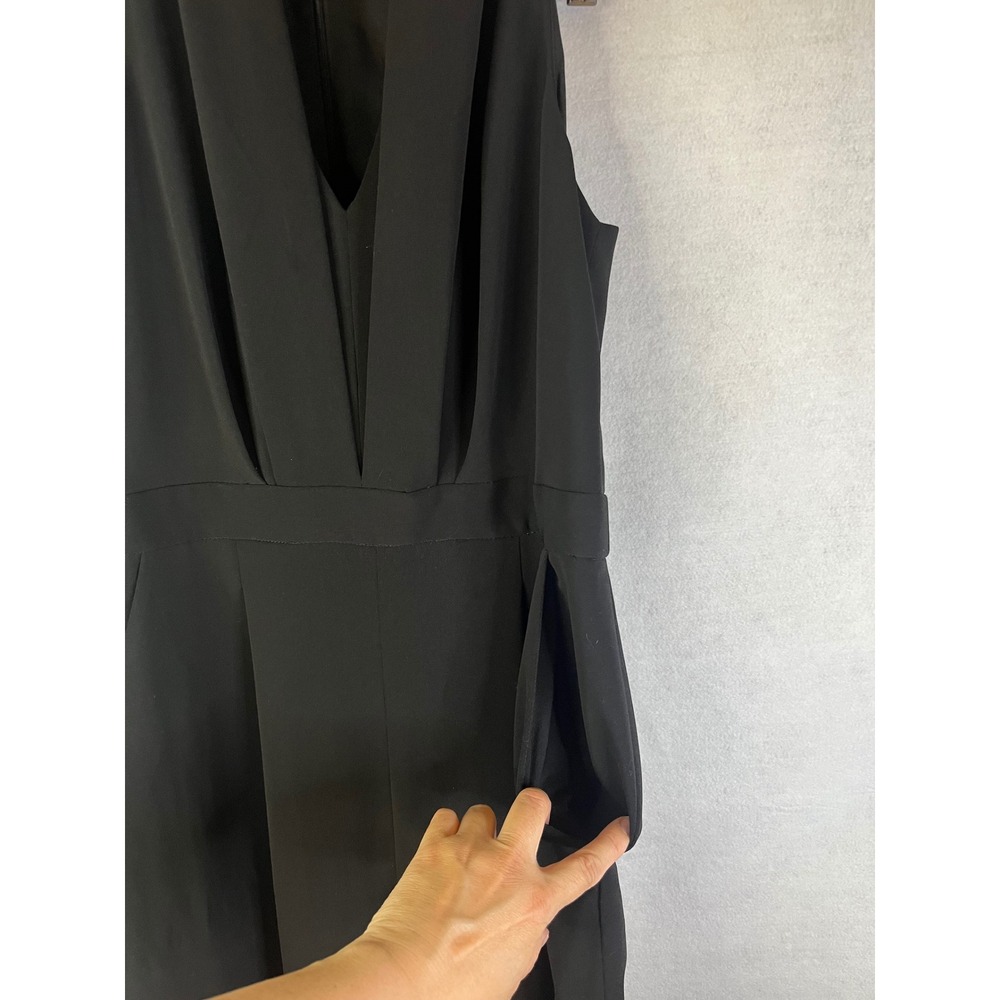 Lauren Ralph Lauren black sleeveless jumpsuit Sz 2 deep v-neckline flowing pants - Picture 4 of 8